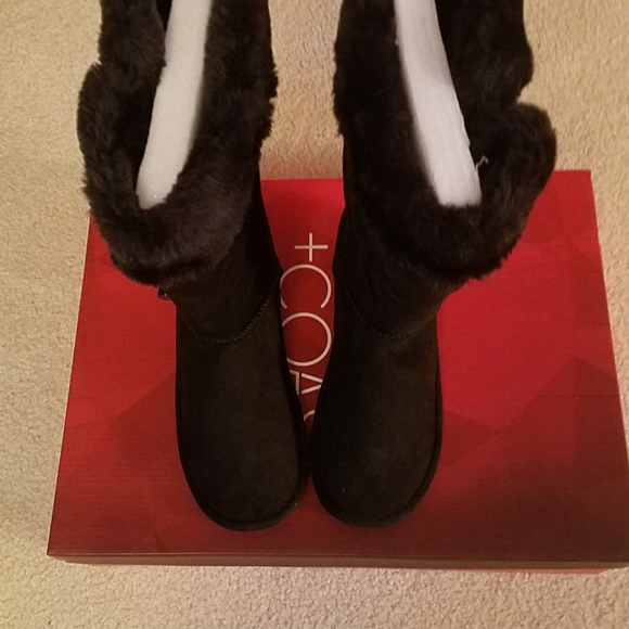 Ocean & Coast Swede Boots $Retail $72 - Picture 2 of 5